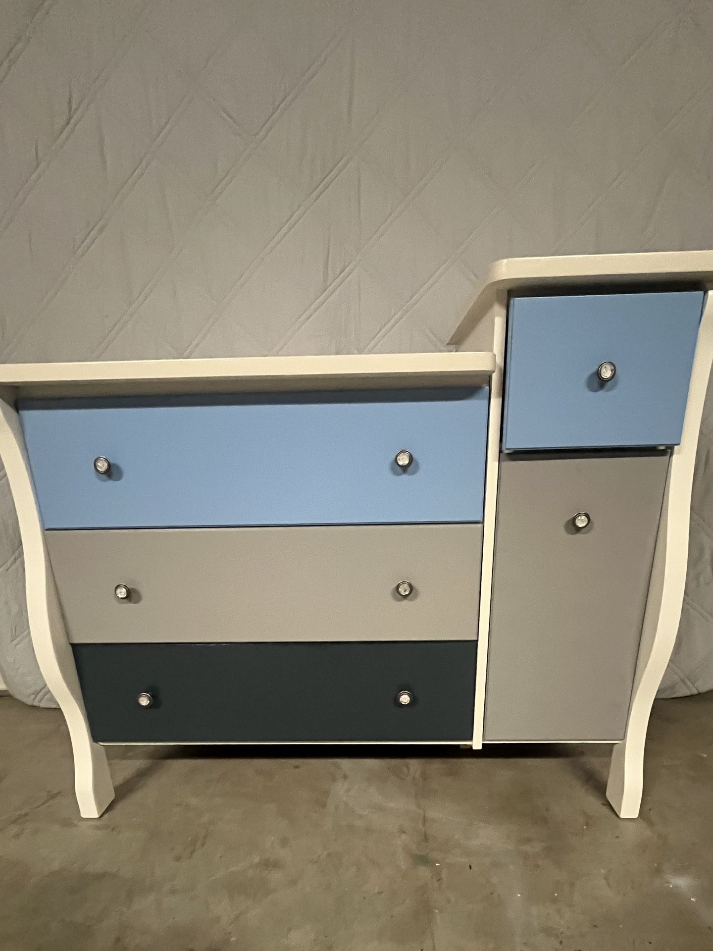 Multi-colored 4 Drawer Dresser And Shelf Cabinet Door