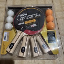 4 Table Tennis Paddle Set With Balls