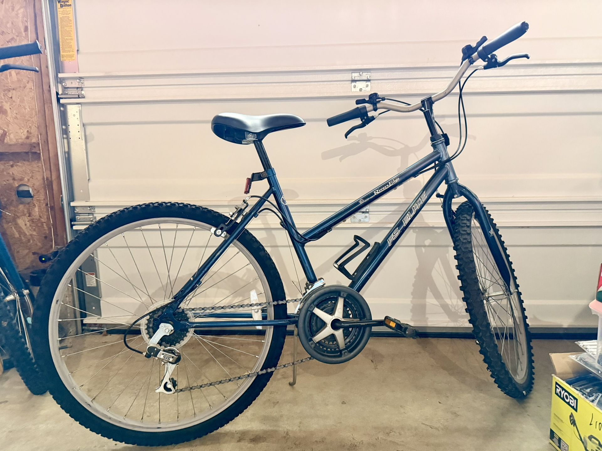 FS Elite River's Edge 18-speed mountain bike - $40 OBO