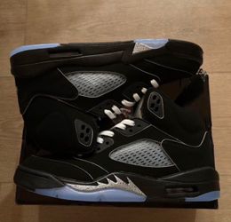 Size 9.5 black metallic Jordan 5s brand new