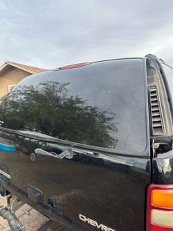 Suburban rear glass Tahoe Yukon