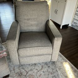 Swivel Recliner 