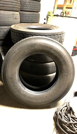 295/75R22.5 Bridgestone Drive tire llanta