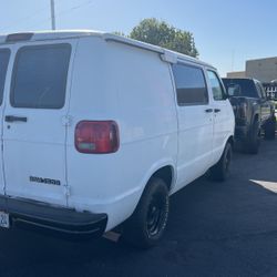 1997 Dodge Ram Van 