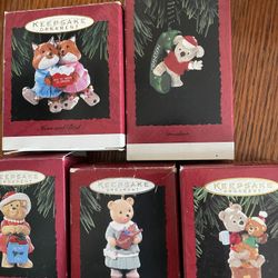 Hallmark Ornaments Vintage. Read Info Names. Each $3.25