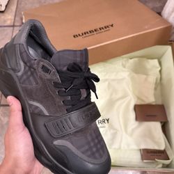 Burberry Shoes Size 42, 9y Original Box 