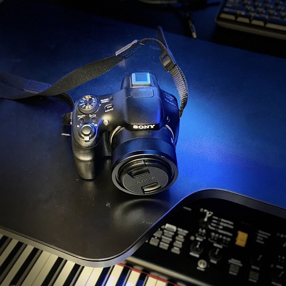 Sony Cybershot DSC-HX400V Compact Camera