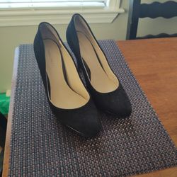 Nine West Size 9 Blk Suede Pumps.