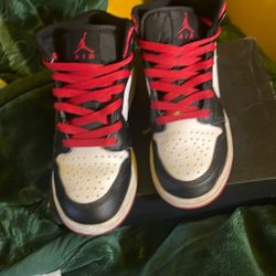 Jordan 1 Mid