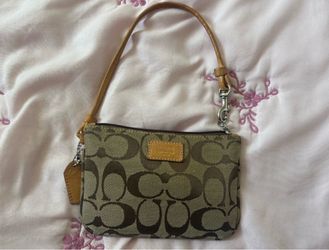 Coach Signature Canvas Small Wristlet Bag