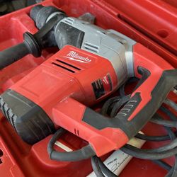 Milwaukee 5317-21 SDS Max Rotary Hammer 1-9/16 Inch