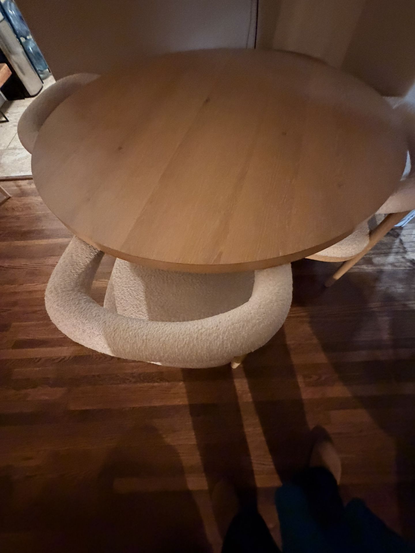 Dining Room Table and 4 Chairs