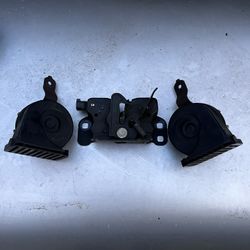 Jeep Grand Cherokee Hood Latch And Horns 