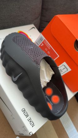 Nike women’s Mind 001 Pregame Mules