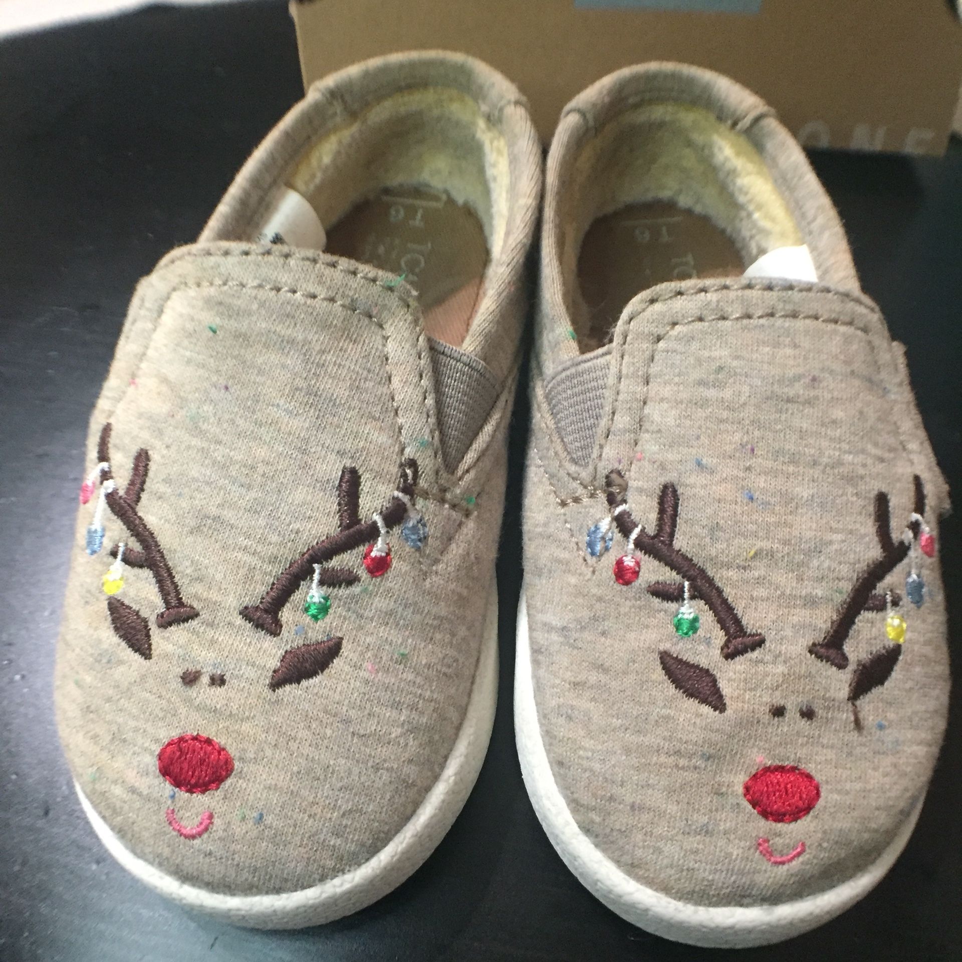 TOMS Reindeer Christmas shoes size 6 - girls - kids - baby - children - clothes