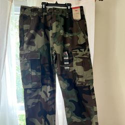 Levis Camouflage Cargo Pants 