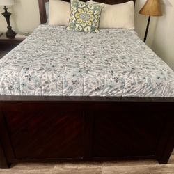 Queen Platform Bed