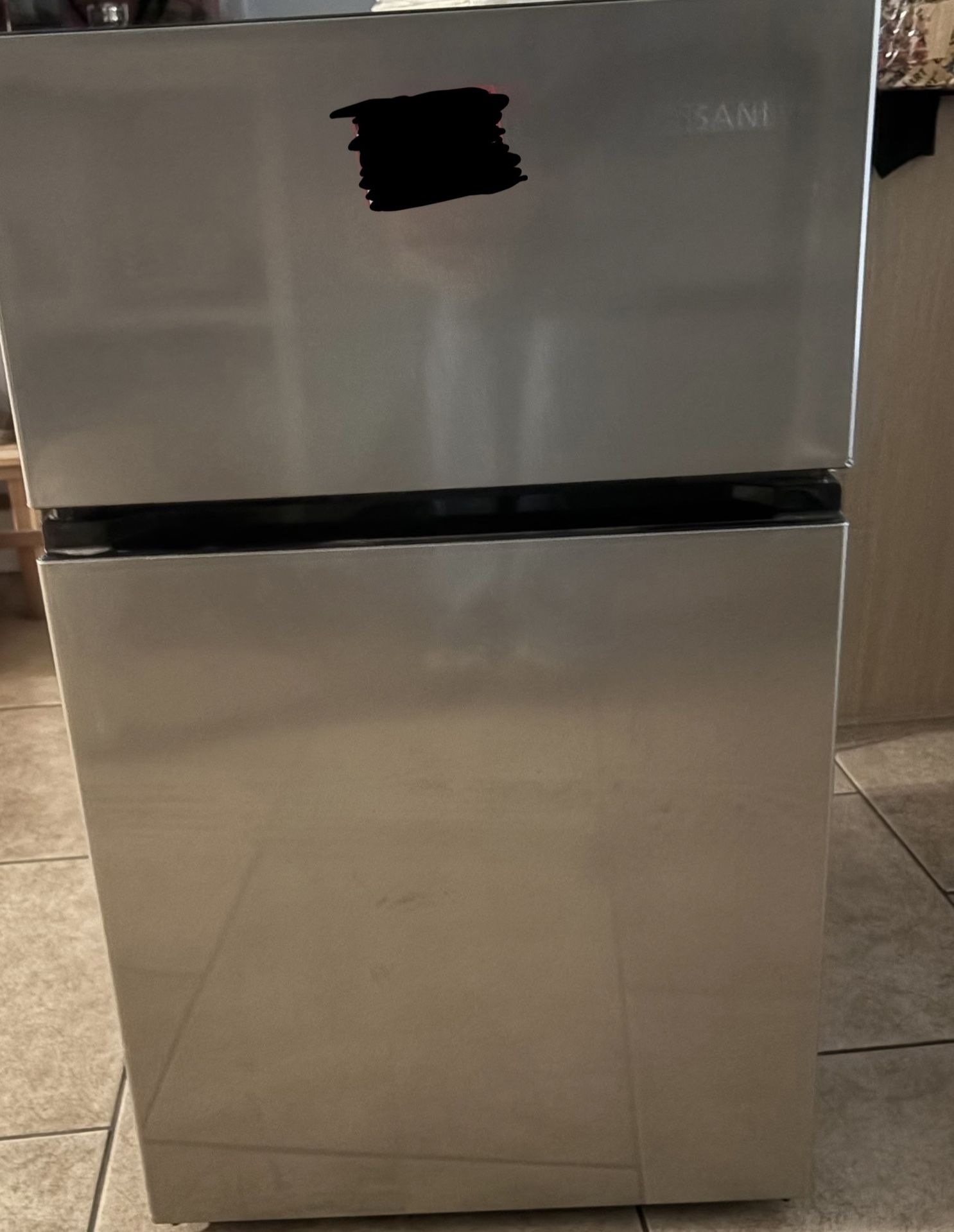 Vissani Mini Fridge