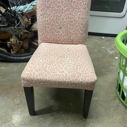 Toddler Girl Pink Leopard Print Chair 