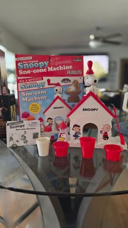 Snoopy Sno-cone Machine