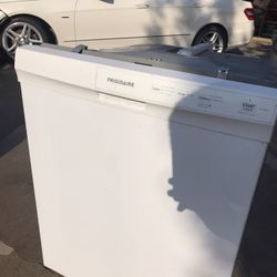 Frigidaire Dishwasher Works Great Moving Sale 