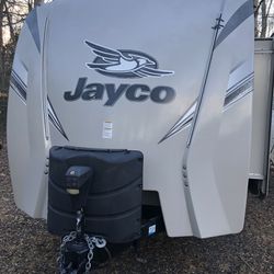 2017 Jayco eagle 37’ 10” travel HT series M295 DBOK