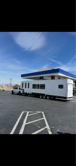 Toy hauler