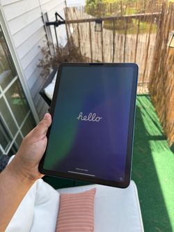 Apple iPad Air (5th Gen) – 64GB – Blue