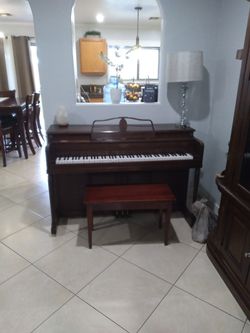 Piano And Entertainment Furniture