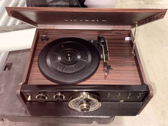 Brand New Victrola Empire 6-in-1 Record Player – Bluetooth/CD/Cassette