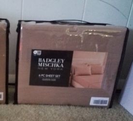 BRAND NEW 6PC QUEEN SIZE SHEET SET ( 2 AVAILABLE )  $ 15  EA. 