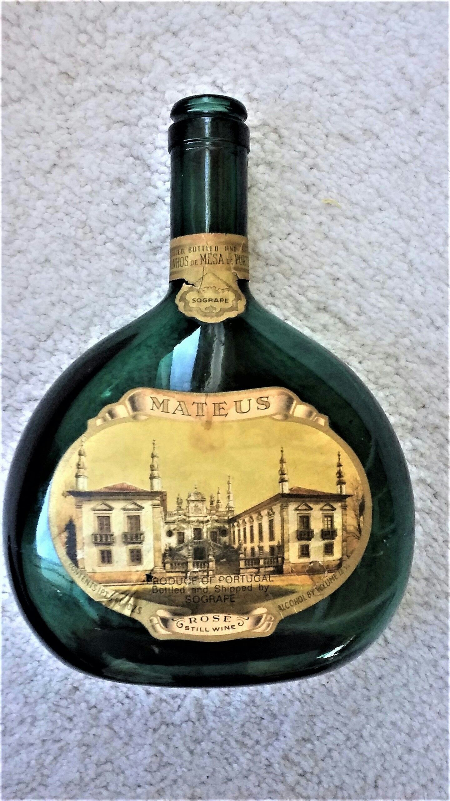 Vintage Mateus Rose Still Wine Green Bottle with Label Portugal Sogrape -