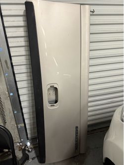 99-07 Silverado Sierra Tailgate 59U Silver