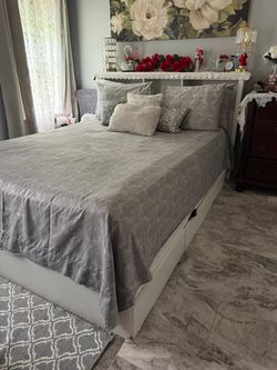 Queen bed