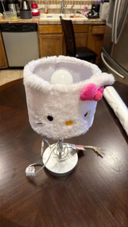 Hello kitty lamp