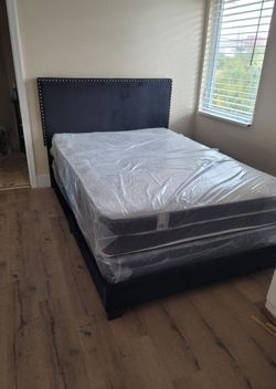 NEW QUEEN-SIZE MATTRESS AND BOX SPRING