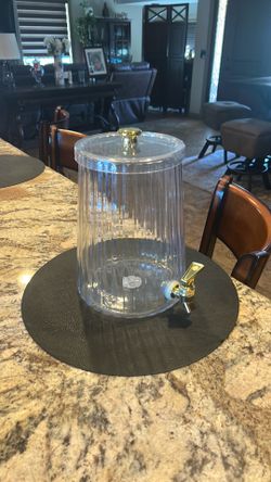 Beverage dispenser