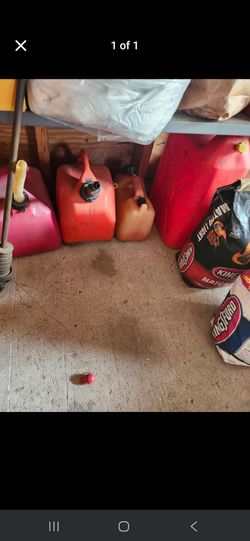 Gas containers