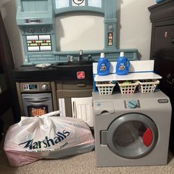 Step 2 Kictchen And Little Tikes Washing Machine 