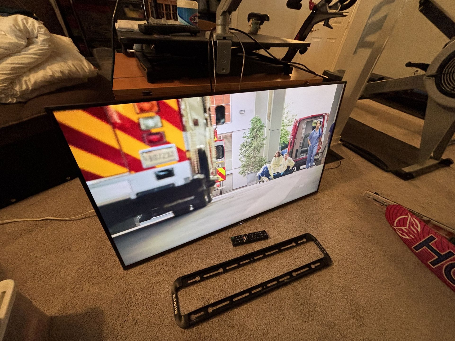 Sony 55” Tv With Wall Mount
