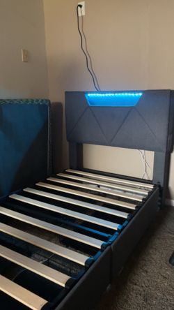 Twin bed with four storage units underneath