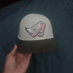 Fitted hat
