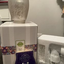 Choose Happy Scentsy Plug-In Warmer