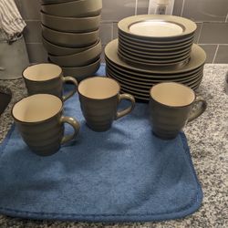 Set Of 8 -Dinner Plates, Salad Plates, Bowls, and Mugs