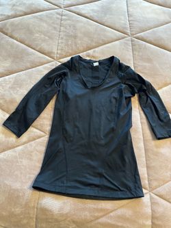 Intelliskin black 3/4 sleeve top Size L