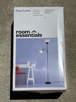 Standing Lamp - Room Essentials
