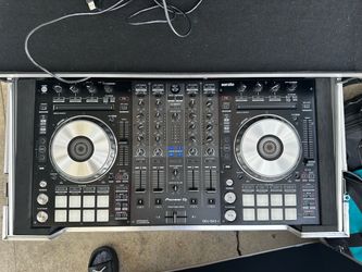 Pioneer DJ DDJ-SX3 Performance DJ Controller