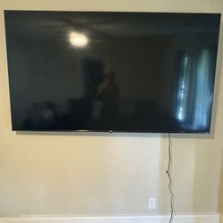 85inch Flat Screen Roku TV