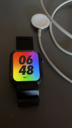 Apple Watch SE 44mm + Cellular