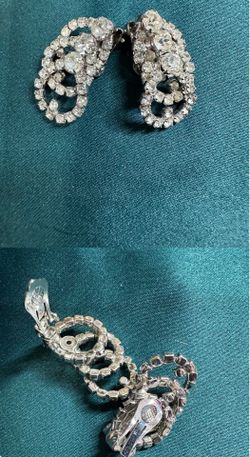 Vintage Unsigned Brilliant Rhinestone Swirl Loop Statement Clip On Earrings